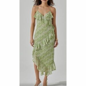 ASTR Green Floral Dress